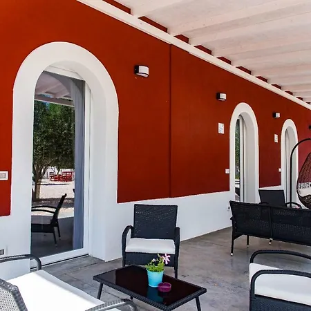Alojamento de Acomodação e Pequeno-almoço Tenuta Amostuni-country House