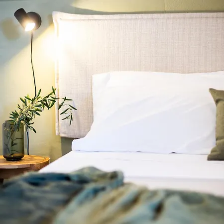 Tenuta Amostuni-country House Bed & Breakfast